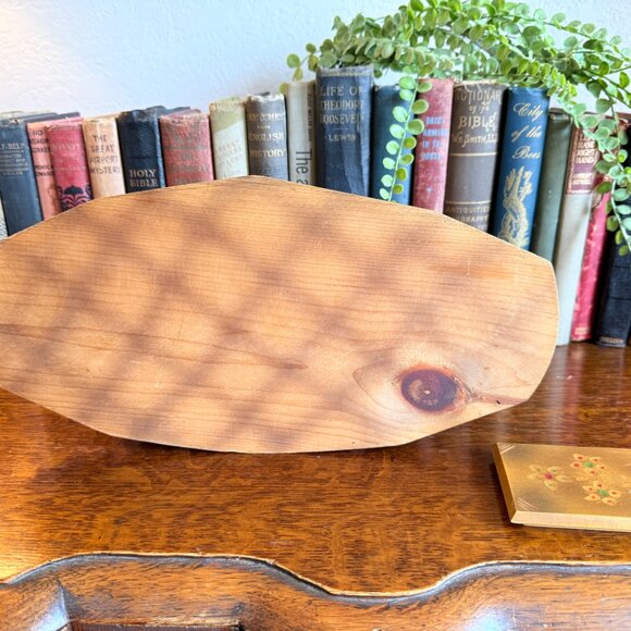 1940's Hand Carved Tramp Art Dresser Valet - Picture 16 of 17